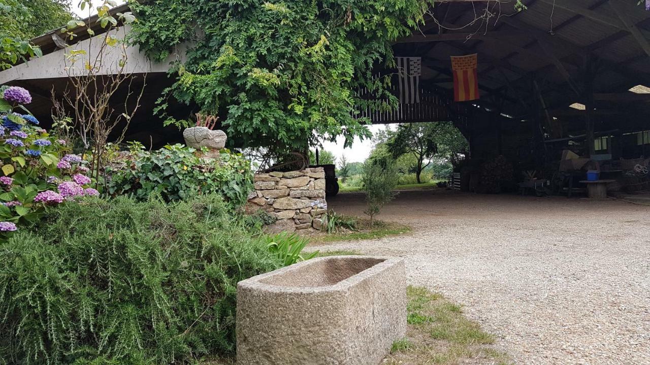 La Ferme De Kerhors Hotel Tréméoc Eksteriør billede