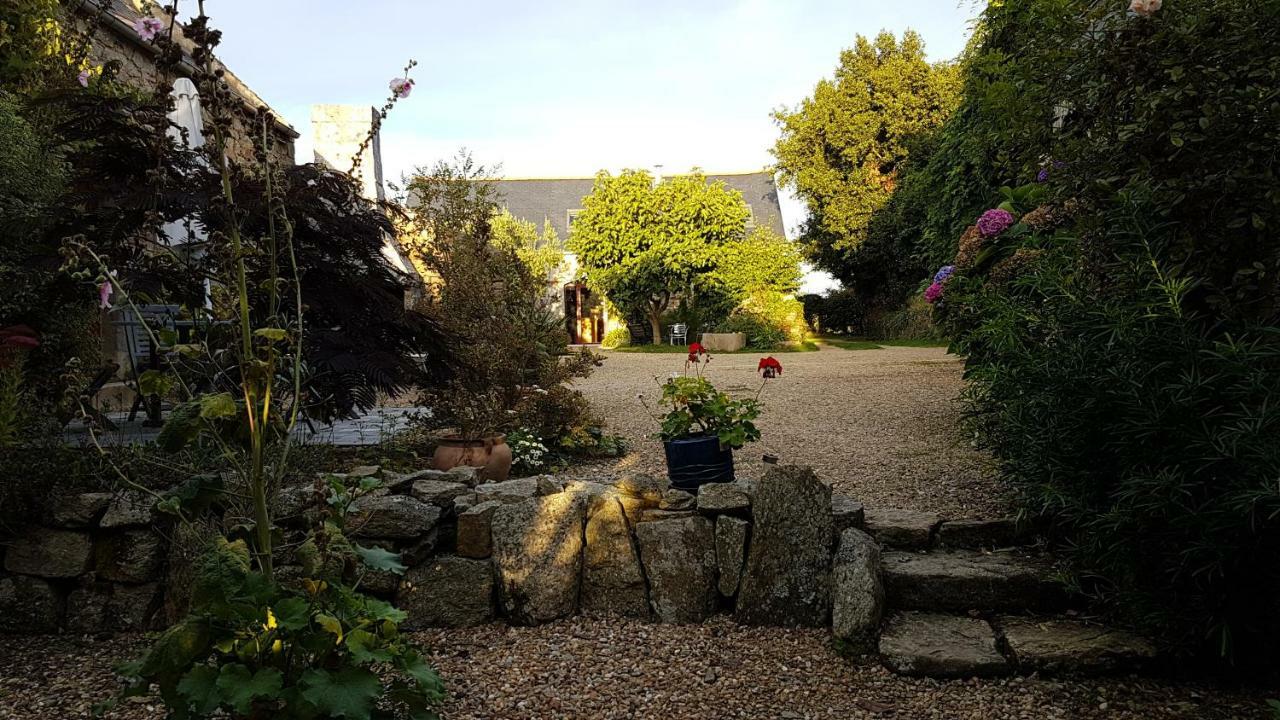 La Ferme De Kerhors Hotel Tréméoc Eksteriør billede