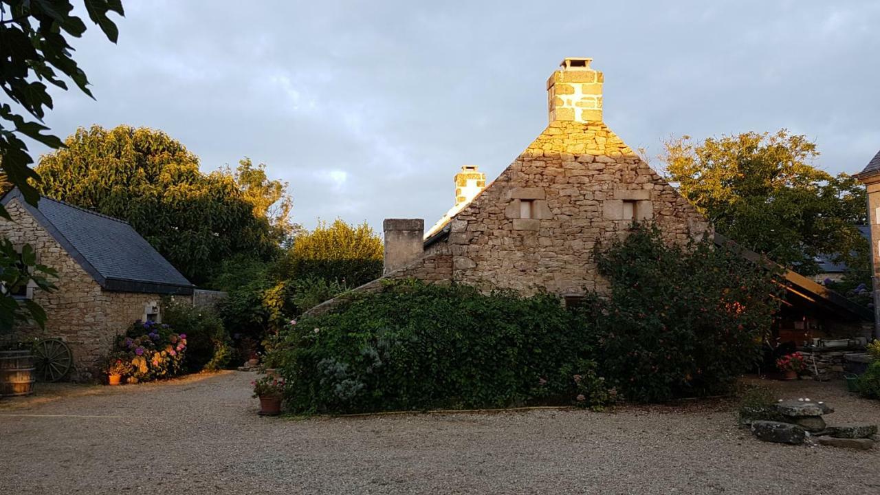 La Ferme De Kerhors Hotel Tréméoc Eksteriør billede