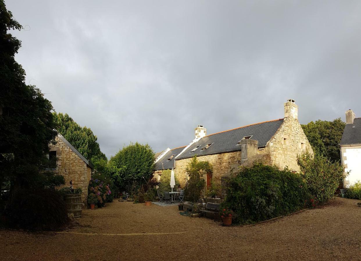 La Ferme De Kerhors Hotel Tréméoc Eksteriør billede